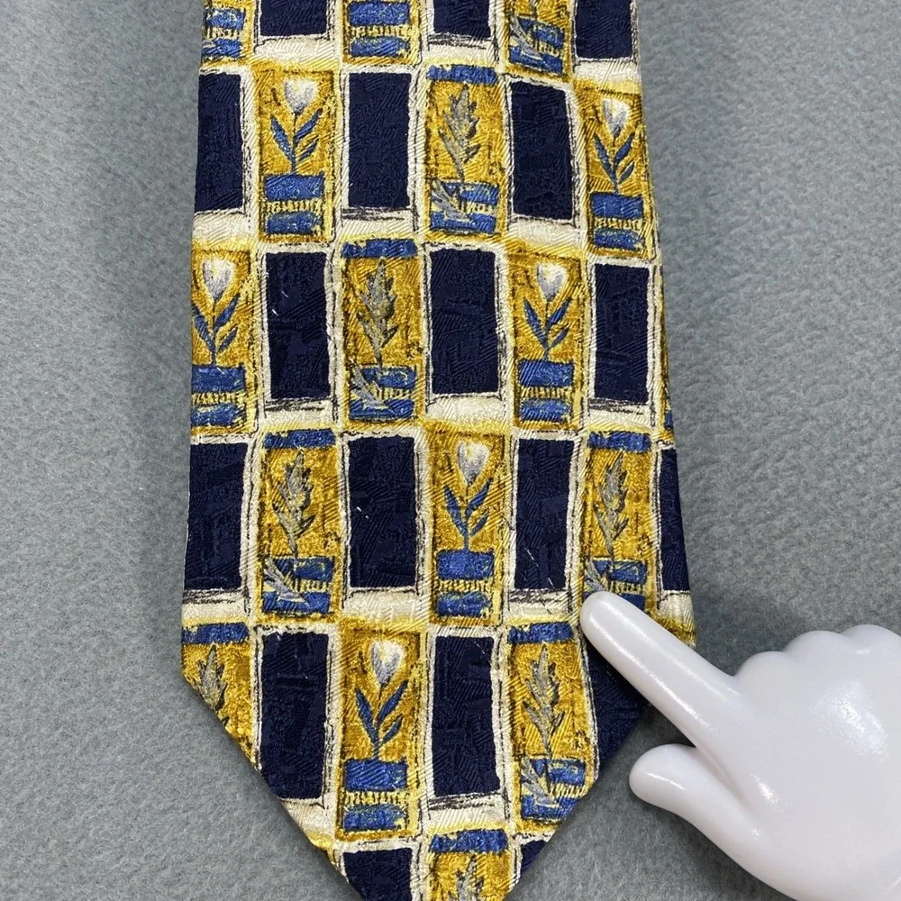 Vintage 90s Ermenegildo Zegna Mens Necktie 100%‎ Silk Navy Gold Floral Italy